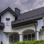 Najczęściej popełniane błędy wykonawcze przy układaniu blachodachówki. Sprawdź,