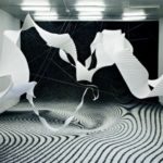 Iluzje optyczne, geometria i dark ambient – najnowsze trendy na podłogę