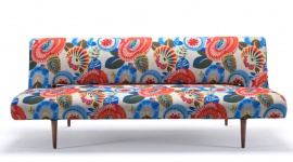 Kwiecisty design - zaproś lato do swojego wnętrza! LIFESTYLE, Dom - Letnie miesiące kojarzą nam się głównie ze słońcem i kolorowymi kwiatami. Pachnące róże, impo-nujące lilie i zachwycające słoneczniki towarzyszą owocującym drzewom.