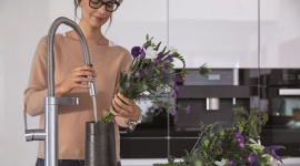 Zlewozmywak i spółka – przydatne akcesoria i dodatki LIFESTYLE, Dom - Zlewozmywak to także bateria, korek i inne akcesoria, które ułatwią nam pracę w kuchni. Podpowiadamy, w co warto zainwestować, jakie wybrać produkty i na co zwrócić uwagę podczas zakupów. Pamiętajmy, że na perfekcję działania mają wpływ szczegóły.