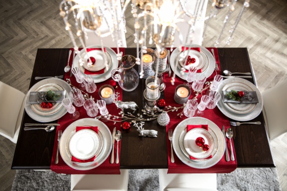 Elegancki stół wigilijny – spędź święta w stylu glamour