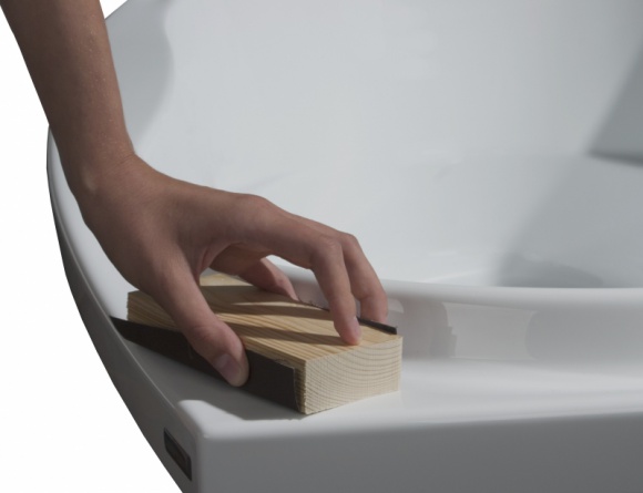 SANPLAST SA radzi: Jak czyścić i pielęgnować produkty wyposażenia łazienki
